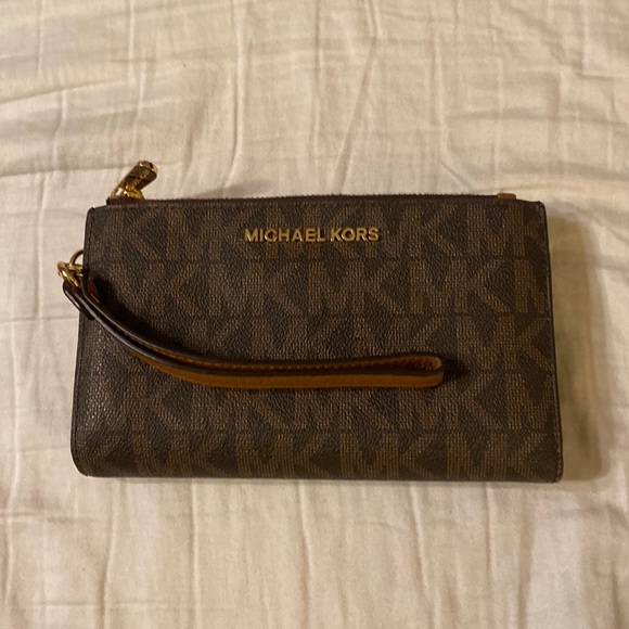 Michael Kors Adele leather smart phone wallet - Picture 1 of 3
